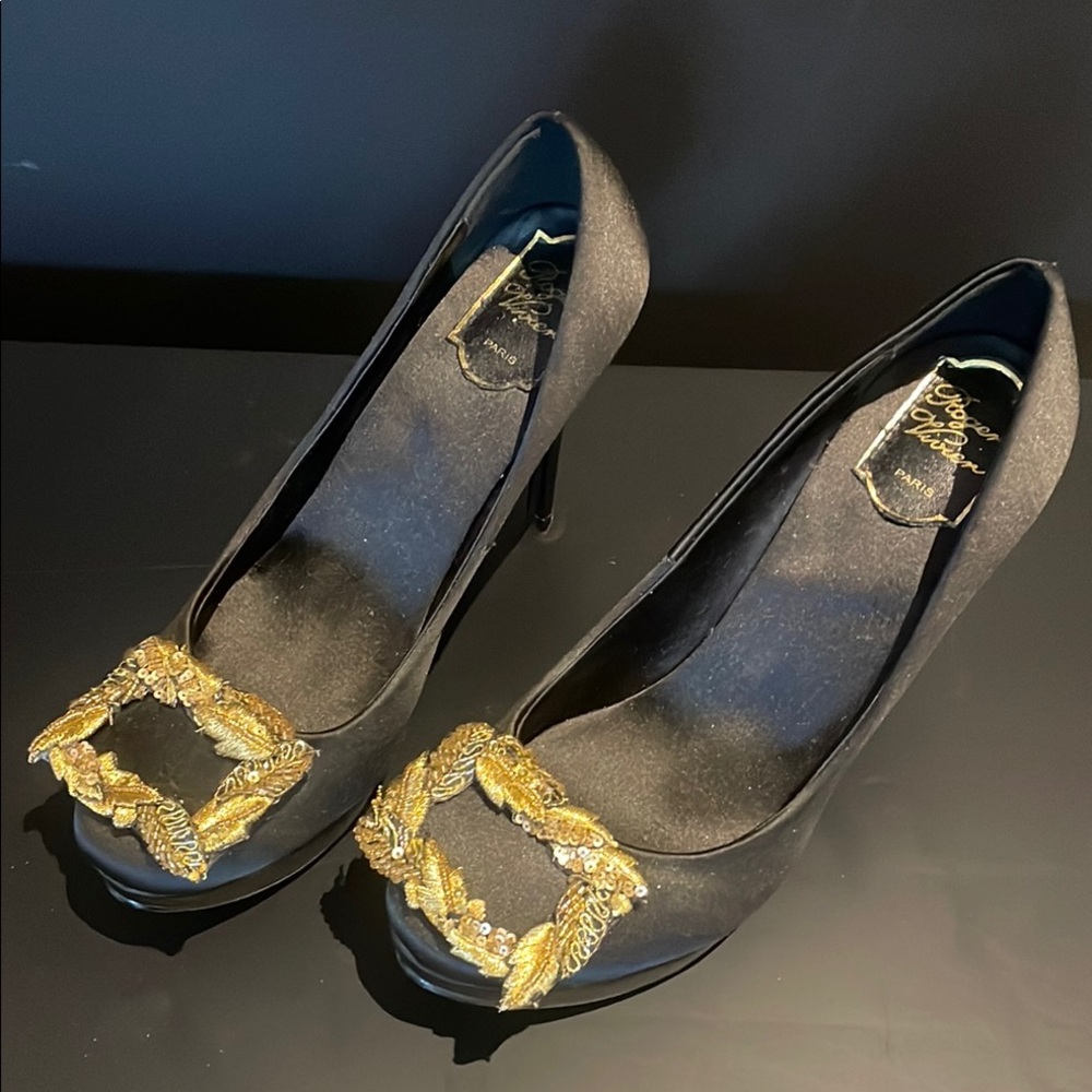 NEW Roger Vivier Black and Gold satin Heels with Ornamental Buckle